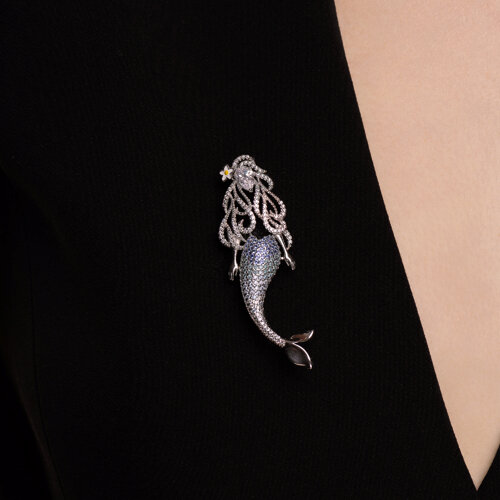 Брошь из серебра с фианитами и эмалью - фото 3