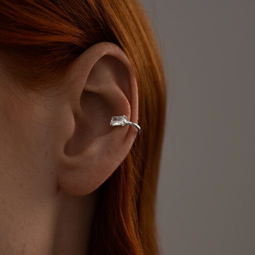 Серьга одиночная из серебра с фианитом - фото 3