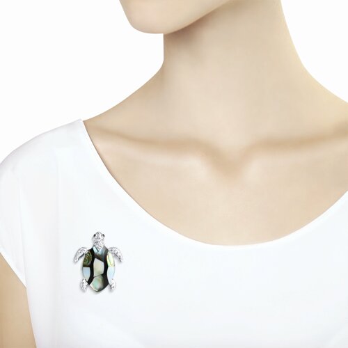 Брошь из серебра с перламутром и фианитами - фото 4