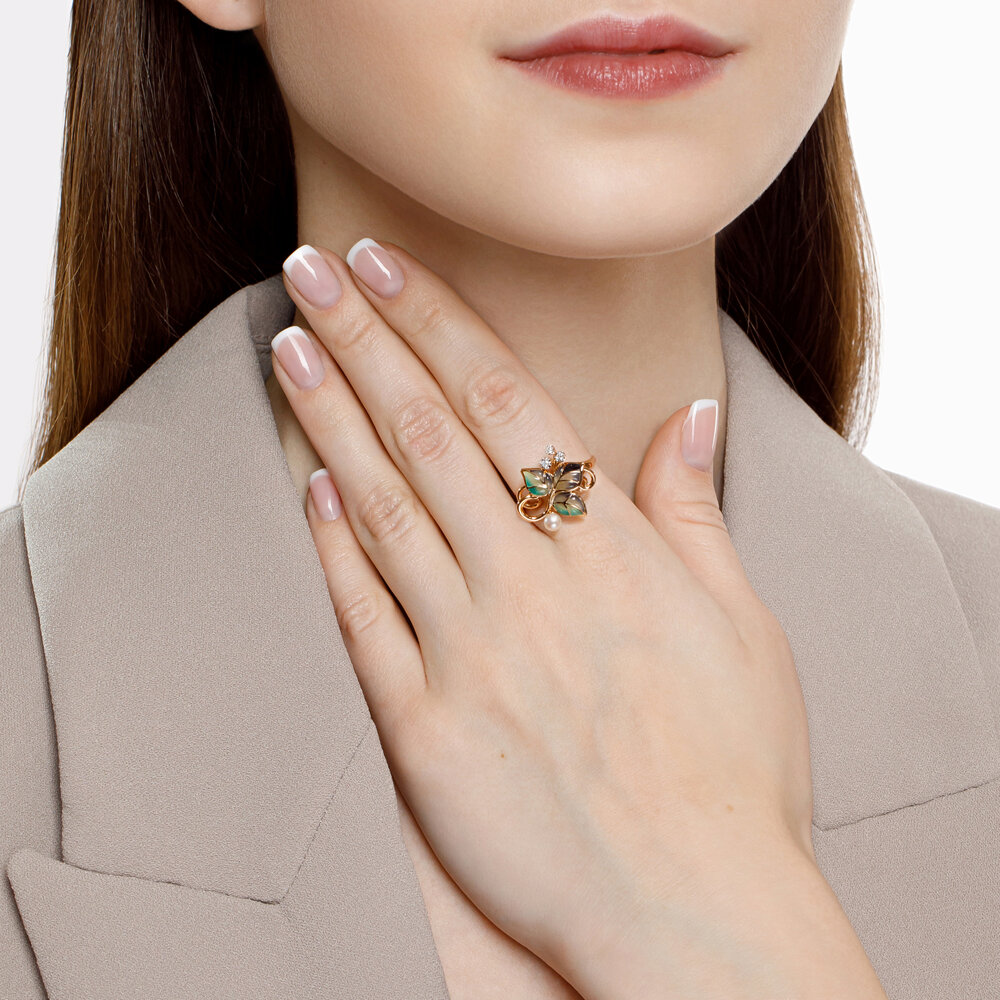 фото Кольцо sokolov diamonds из золота с эмалью и бриллиантами и жемчугом
