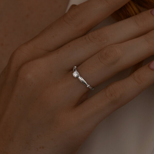 Кольцо из серебра с фианитом - фото 2