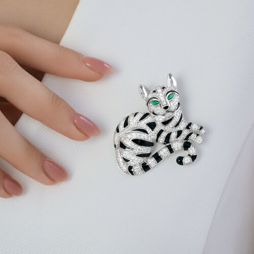 Брошь из серебра с фианитами и эмалью - фото 2