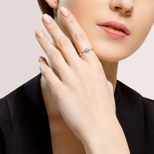 Помолвочное кольцо из серебра с фианитом - фото 4